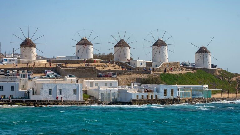 Travel Guide: Mykonos, Greece